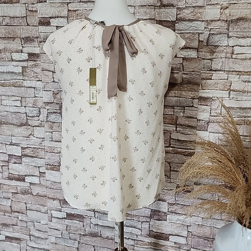 LC Lauren Conrad Elegant Cream Floral Women's Blouse - Picture 3 of 12